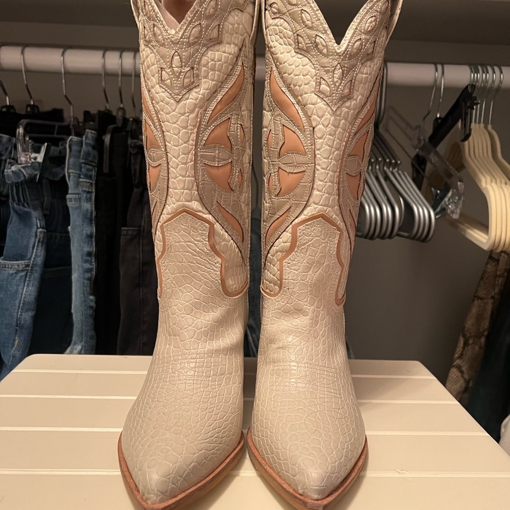 Steve Madden Cowgirl boots Size 6. NEW. Never Worn - Picture 7 of 8